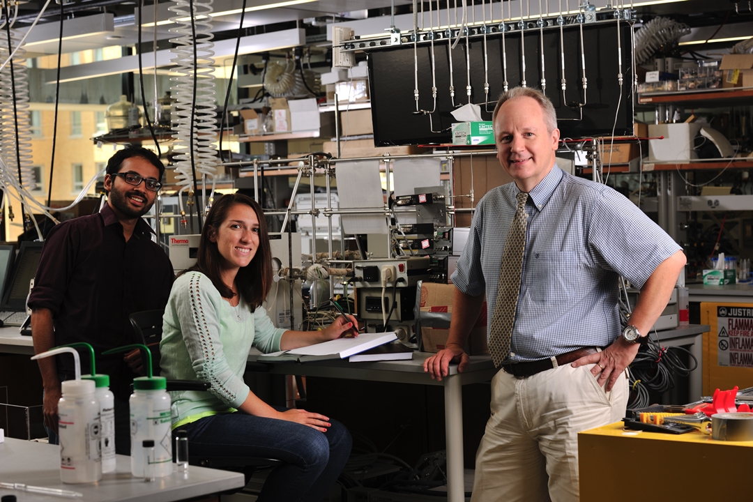 Götz Veser (far right) with students Amey More and Melissa Lash