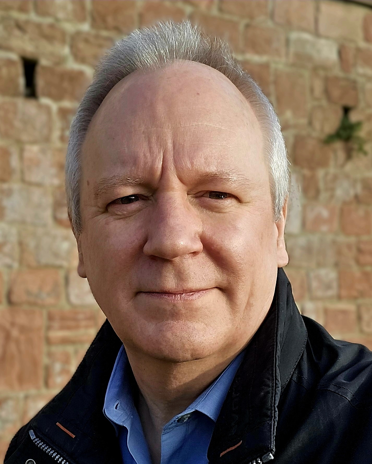 headshot of Götz Veser