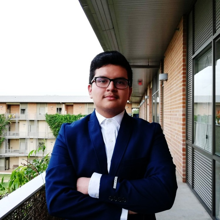 headshot of Gerardo Vega