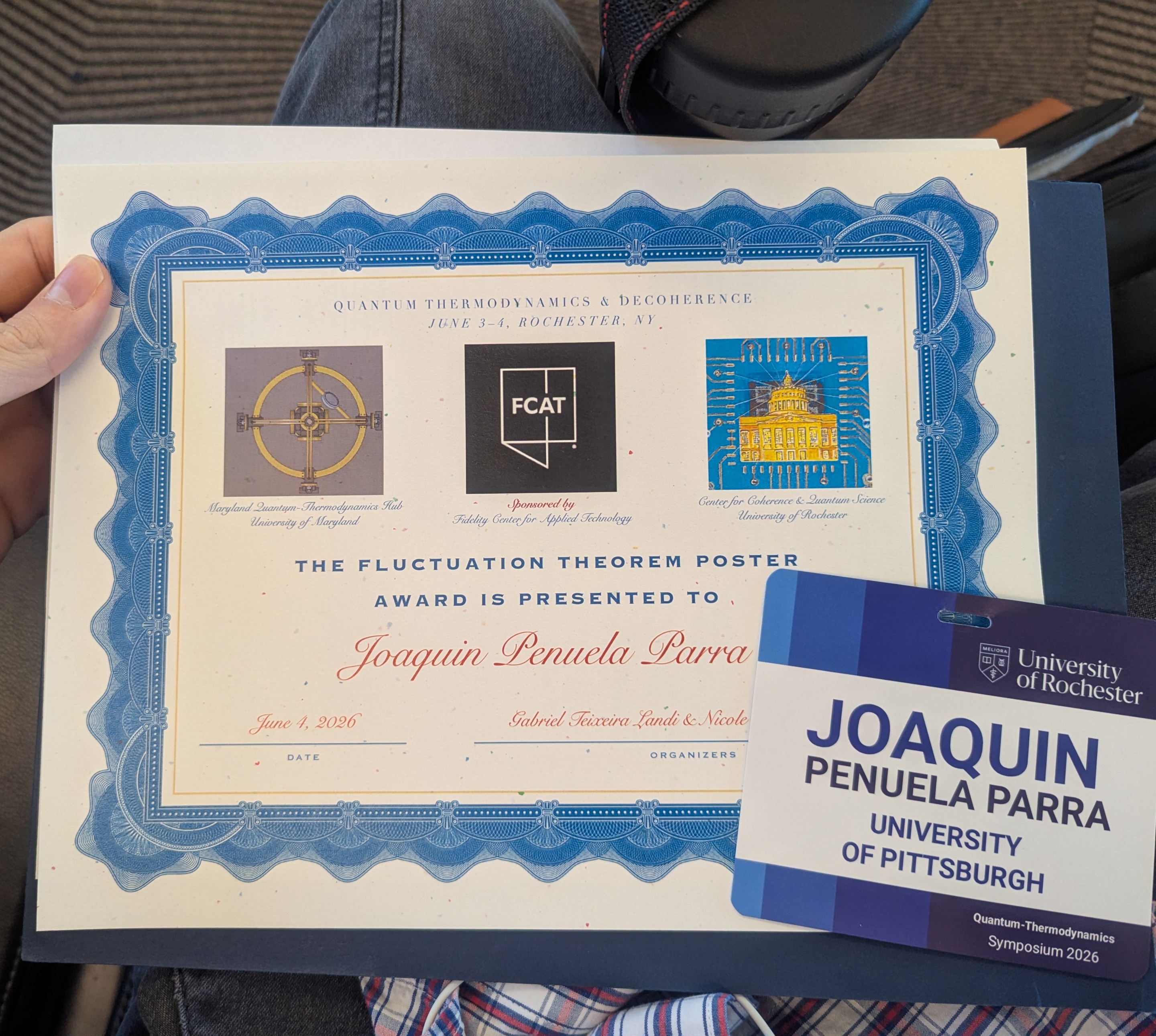 Joaquín Peñuela received the "Fluctuation Theorem Poster Award"