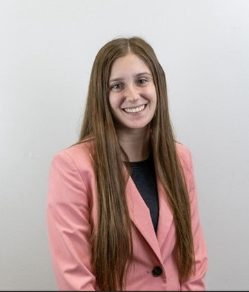 CMI fellow Jana Citrenbaum smiles at the camera
